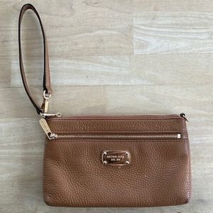 Michael kors wristlet